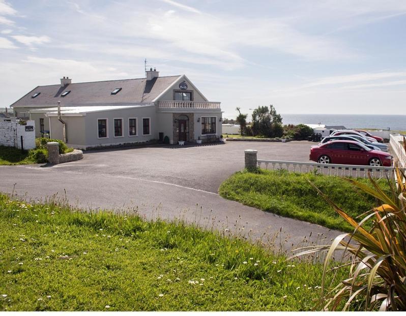 Coach House Lodge Rooms Lahinch Eksteriør billede