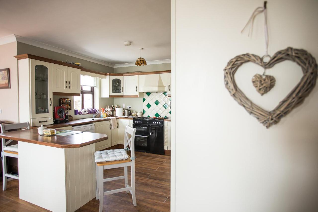 Coach House Lodge Rooms Lahinch Eksteriør billede